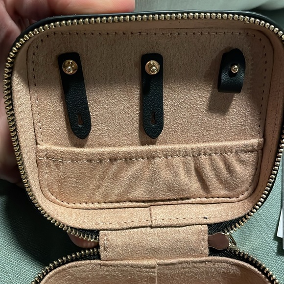 Kate Spade Travel Jewelry Case (NWT) - Picture 3 of 10